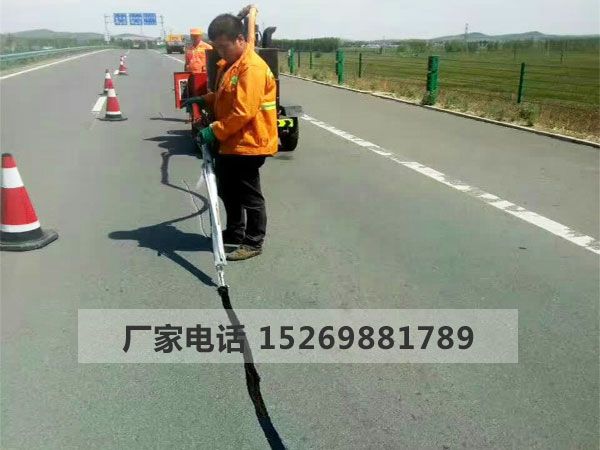 道路灌缝胶